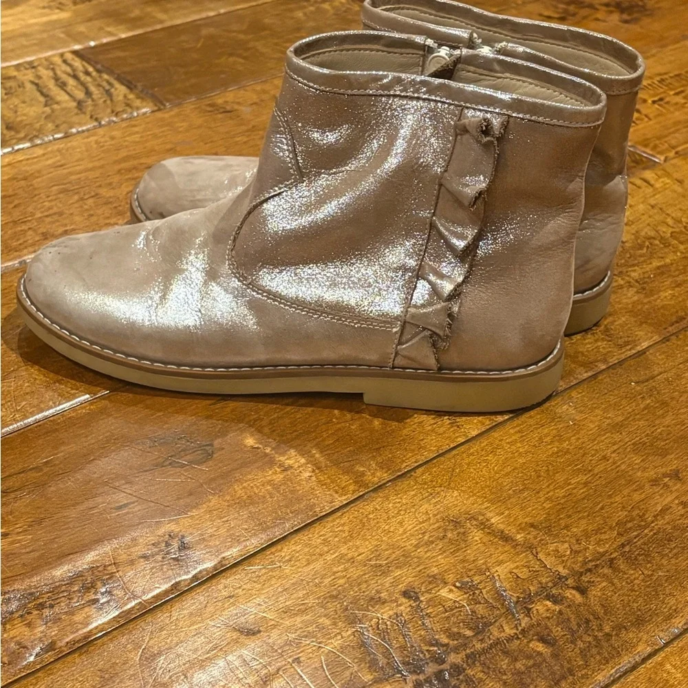 Elephantito Metallic Ruffle Boots - Picture 6 of 10